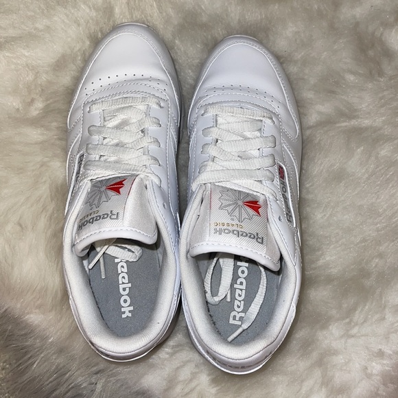 Reebok Classics - Picture 4 of 6